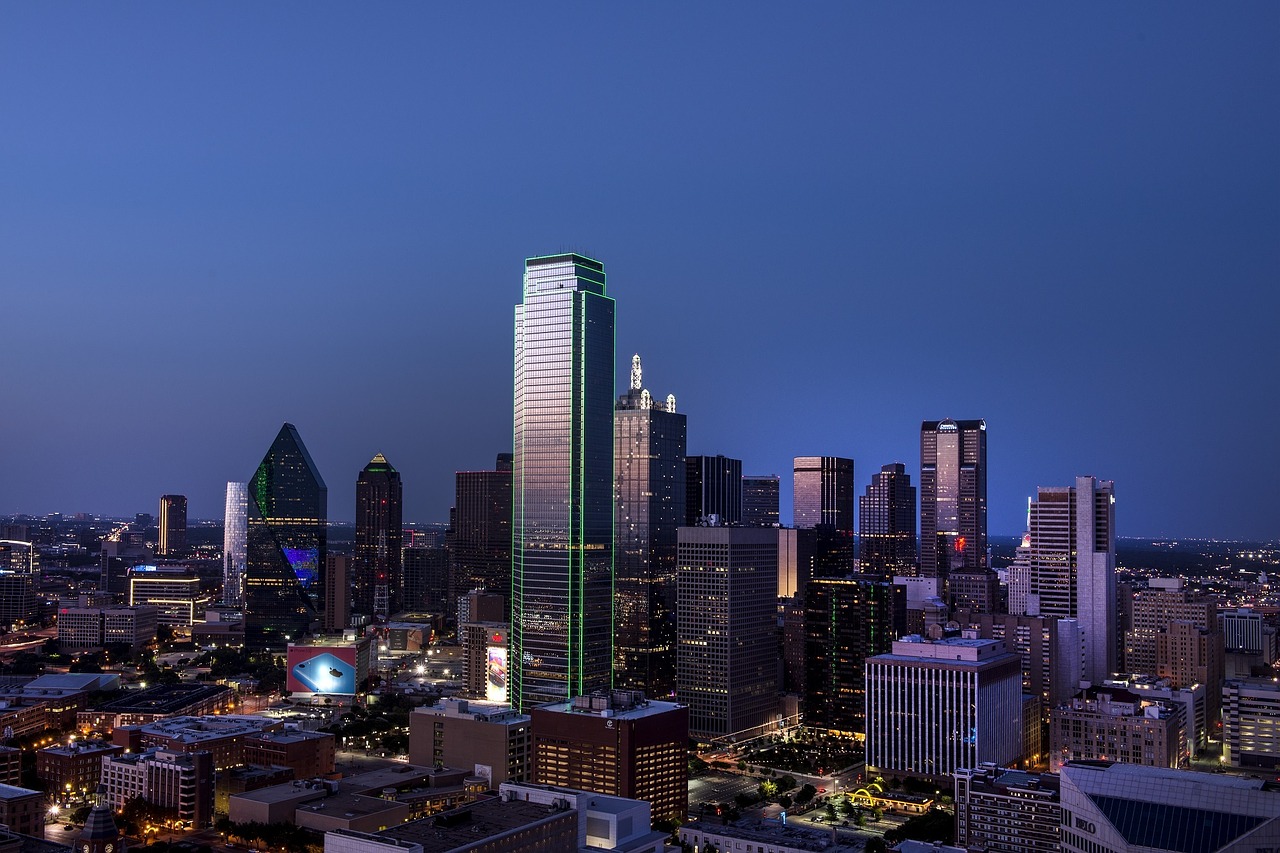 Una imagen de Dallas de noche